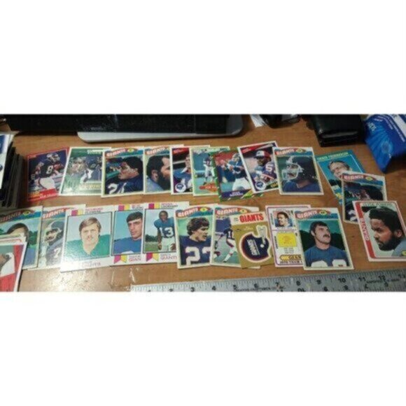 New York Giants 100 Football Card Lot Assorted Years - Picture 2 of 13
